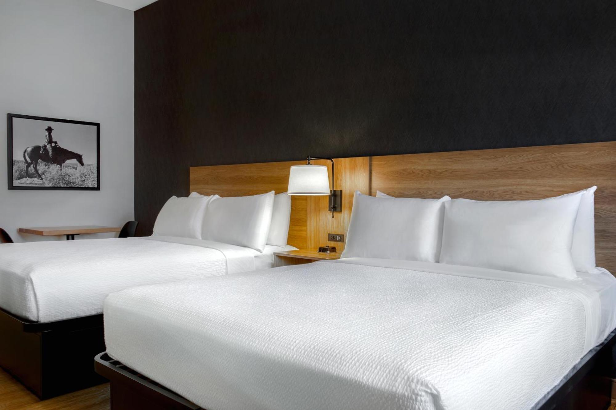 Ramada By Wyndham Cochrane Otel Dış mekan fotoğraf